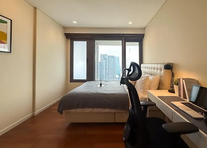 Spacious High Rise 2br - Ultra Fast Wifi - Phrom Phong *